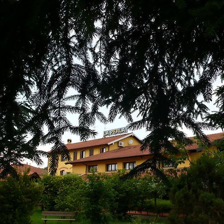 Hotel Ristorante La Perla Varallo Pombia Extérieur photo