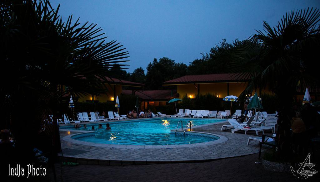 Hotel Ristorante La Perla Varallo Pombia Extérieur photo