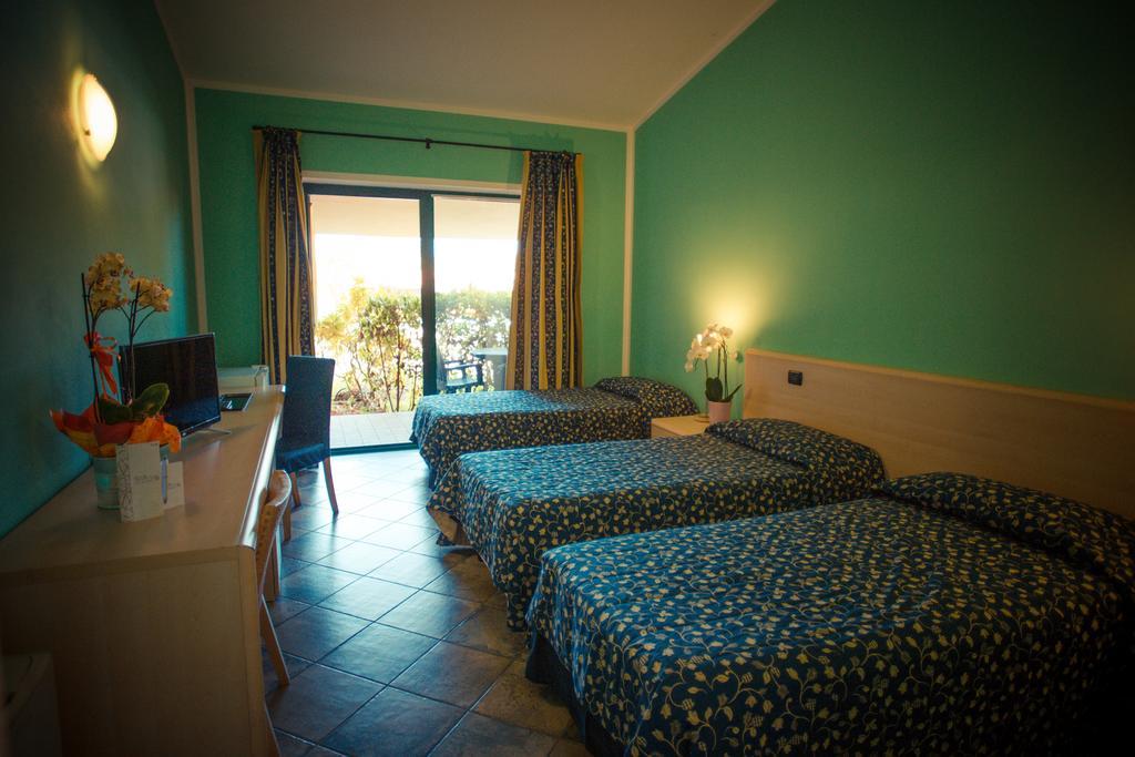 Hotel Ristorante La Perla Varallo Pombia Extérieur photo