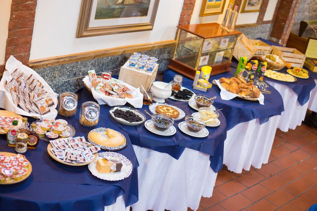 Hotel Ristorante La Perla Varallo Pombia Extérieur photo