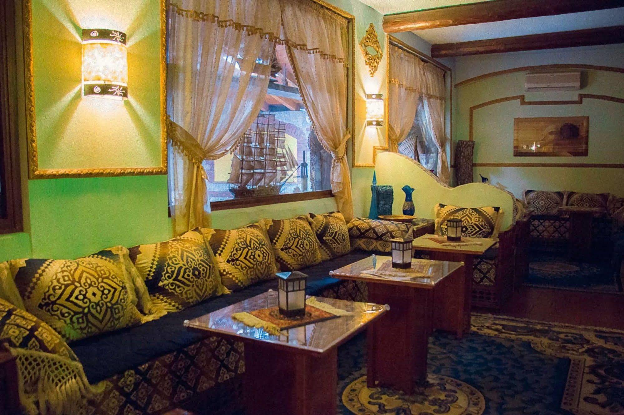 Hotel Ristorante La Perla Varallo Pombia Extérieur photo